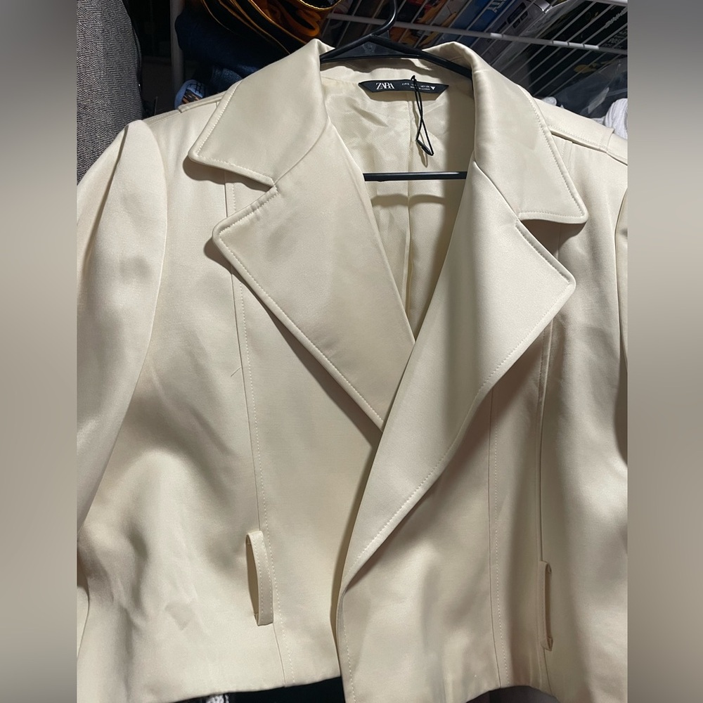 Zara Ivory Cropped Blazer with Wide Lapels - Picture 7 of 8